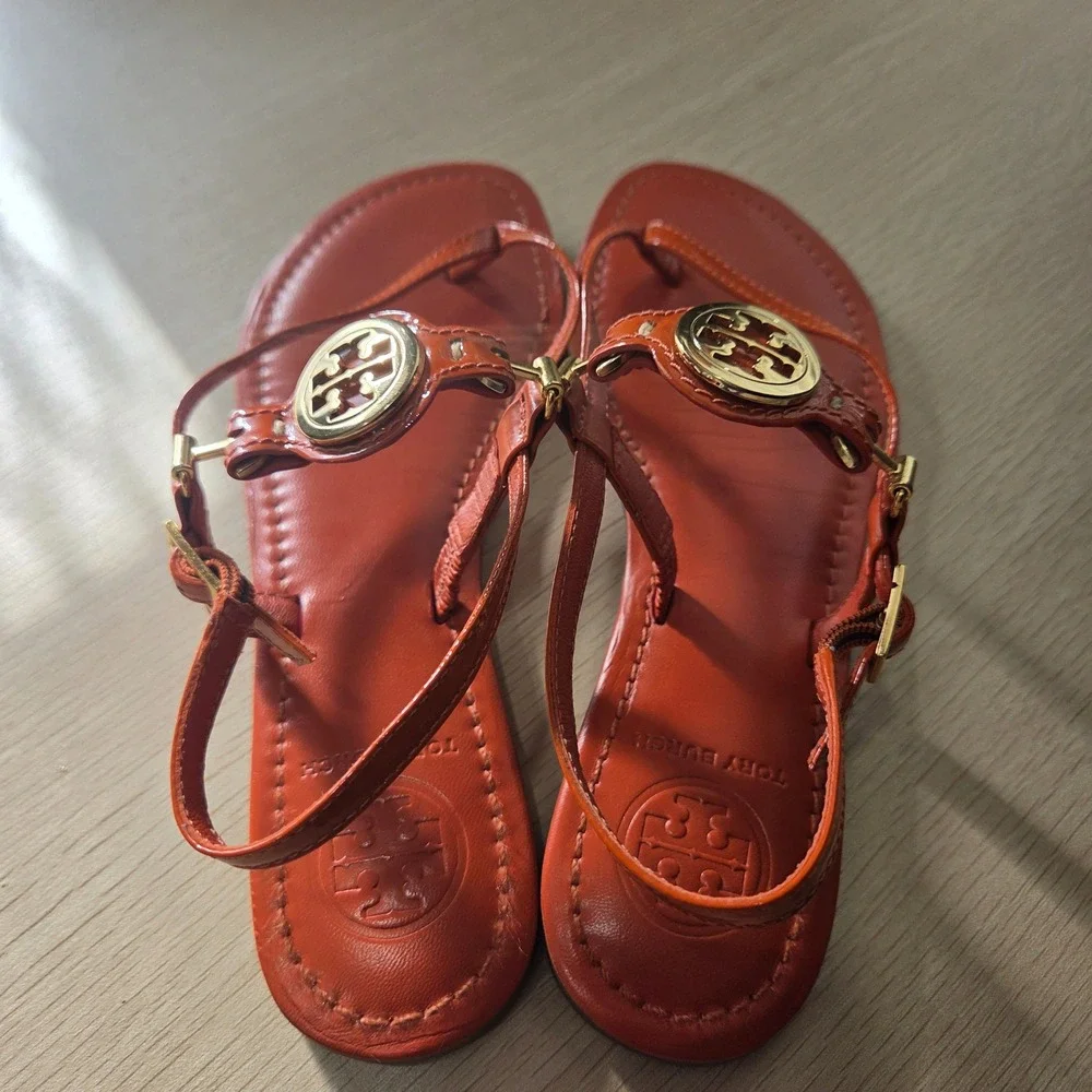 Tory Burch Miller Patent Leather Logo Sandals Orange Gold Size 6.5 M